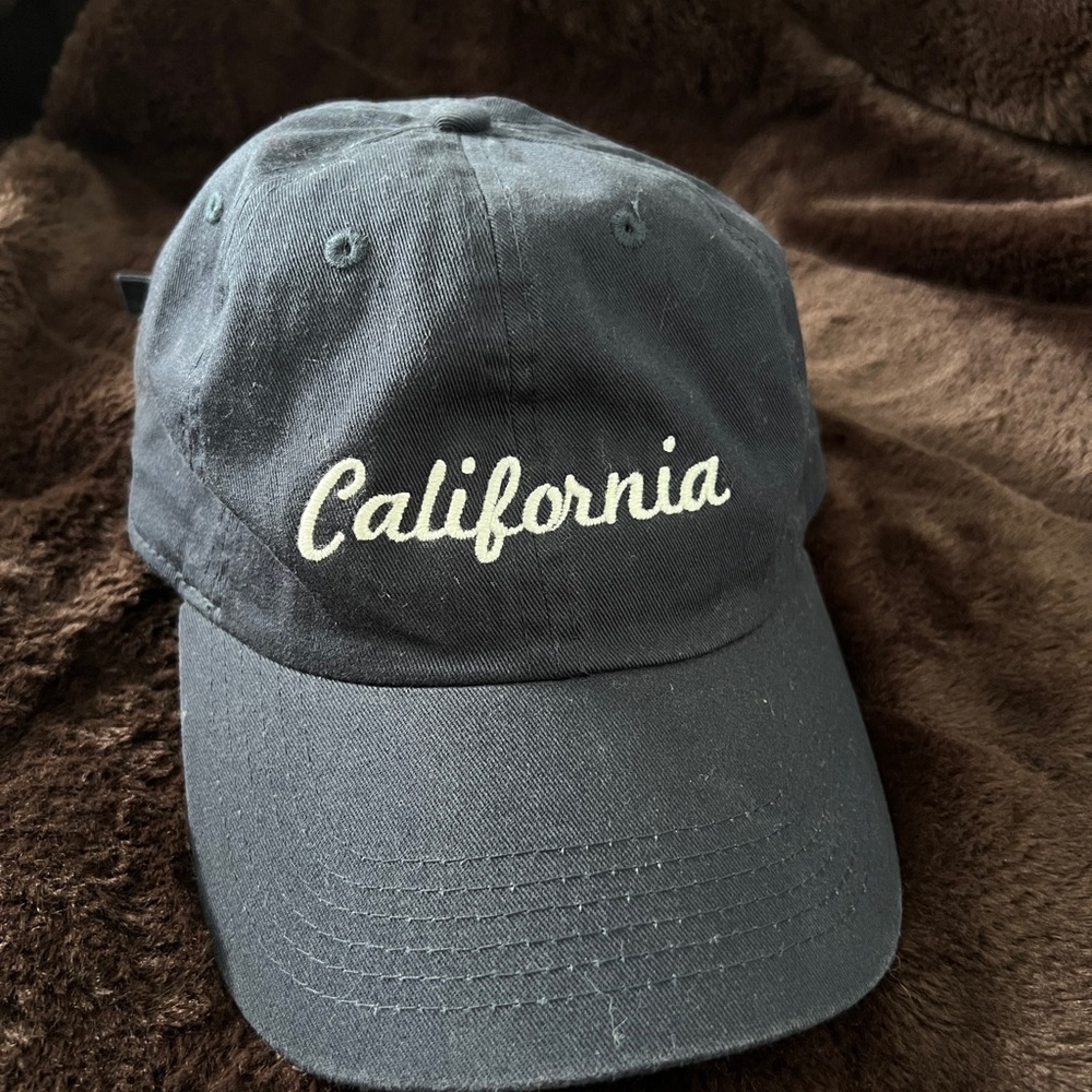 Brandy Melville - Navy ‘California’ Baseball Hat
